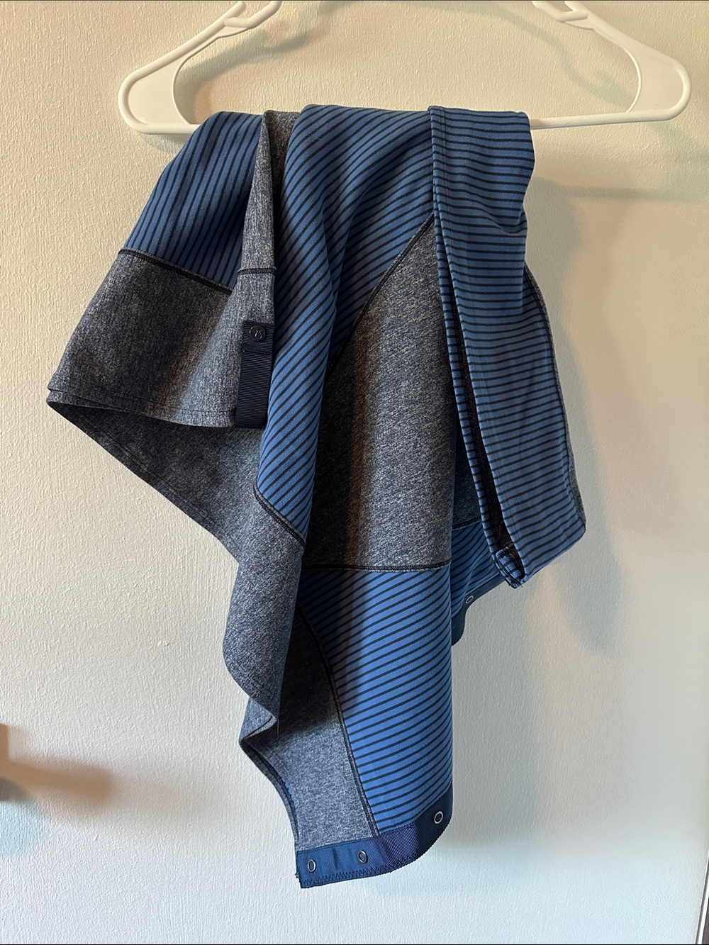 lululemon athletica limited edition vinyasa Wrap Scarf